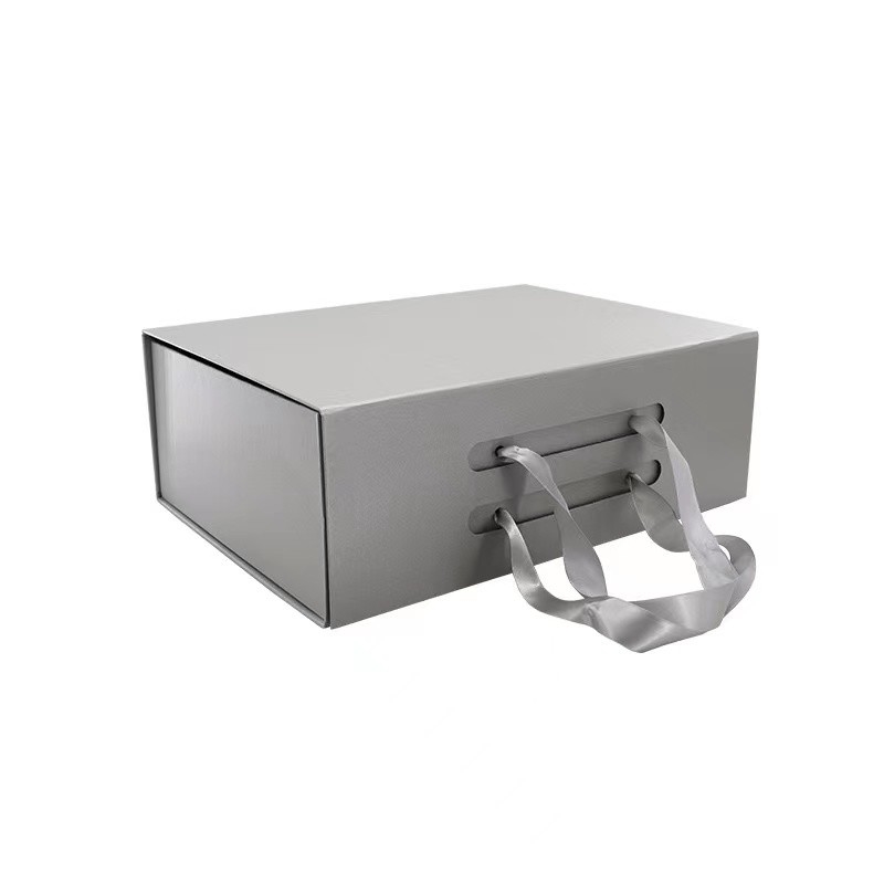 جعبه های هدیه تاشو لوکس نقره ای خاکستری جعبه هدیه مقوایی کوچک OEM با نوار بلند